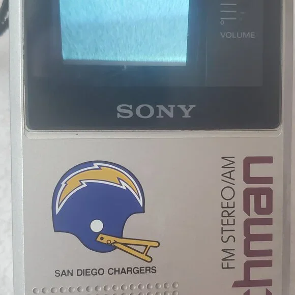 Vintage chargers football Sony Watchman FD-30A AM/FM Stereo Mini TV With Case - Picture 12 of 13